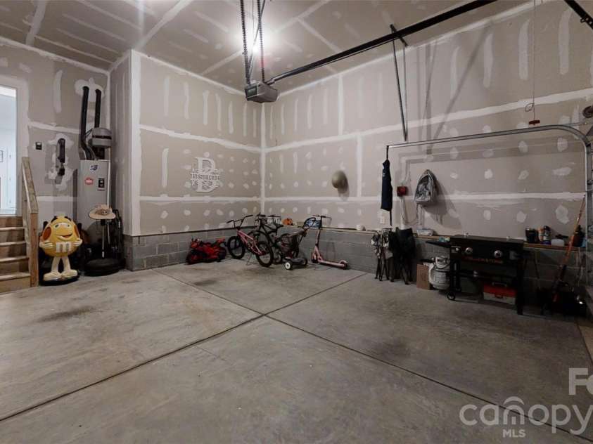 975 General Hoke Drive, Lincolnton, NC 28092.  MLS# CAR4427991, YatesRealty ID 52624. 