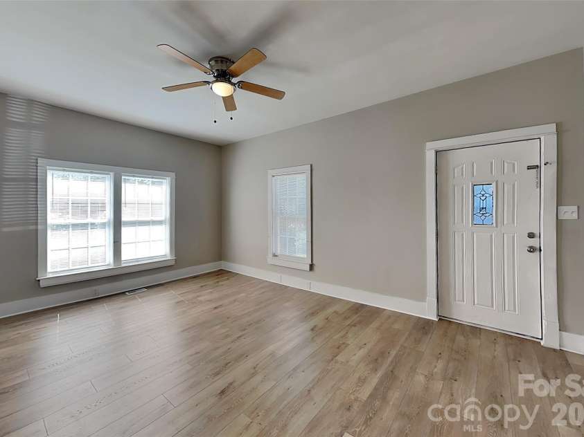 318 Bruce Avenue, Mooresville, NC 28115.  MLS# CAR4428004, YatesRealty ID 52626. 