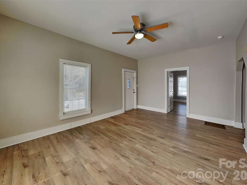 318 Bruce Avenue, Mooresville, NC 28115.  MLS# CAR4428004, YatesRealty ID 52626. 