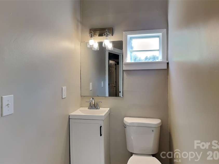 318 Bruce Avenue, Mooresville, NC 28115.  MLS# CAR4428004, YatesRealty ID 52626. 