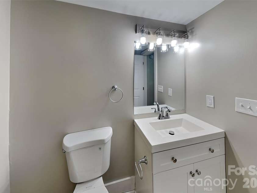 318 Bruce Avenue, Mooresville, NC 28115.  MLS# CAR4428004, YatesRealty ID 52626. 