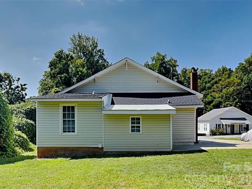 318 Bruce Avenue, Mooresville, NC 28115.  MLS# CAR4428004, YatesRealty ID 52626. 