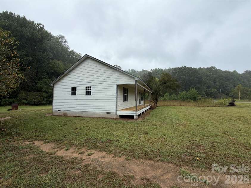 4552 Mountain Park Avenue, Connelly Springs, NC 28612.  MLS# CAR4426695, YatesRealty ID 52634. 