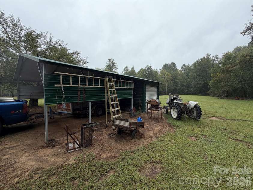 4552 Mountain Park Avenue, Connelly Springs, NC 28612.  MLS# CAR4426695, YatesRealty ID 52634. 