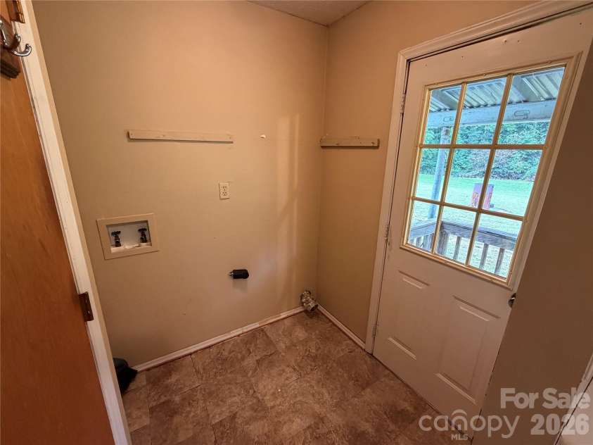 4552 Mountain Park Avenue, Connelly Springs, NC 28612.  MLS# CAR4426695, YatesRealty ID 52634. 