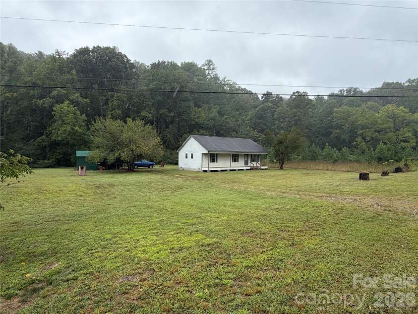 4552 Mountain Park Avenue, Connelly Springs, NC 28612.  MLS# CAR4426695, YatesRealty ID 52634. 