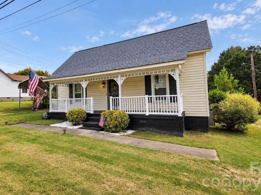3481 Roberta Road, Concord, NC 28027.  MLS# CAR4426712, YatesRealty ID 52635. 