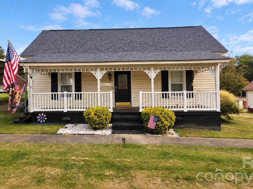 3481 Roberta Road, Concord, NC 28027.  MLS# CAR4426712, YatesRealty ID 52635. 