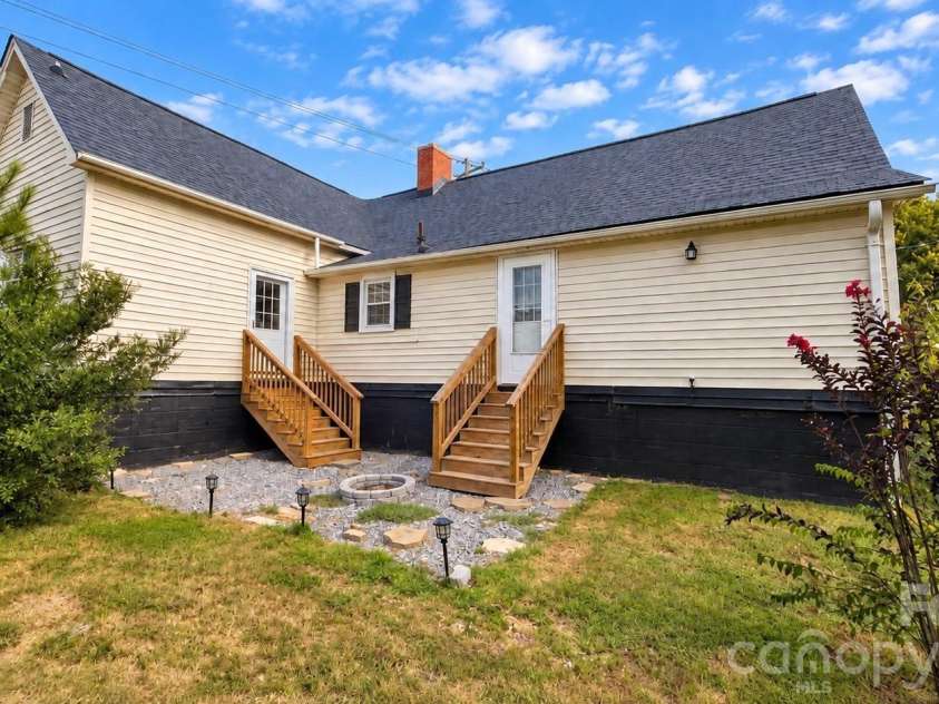 3481 Roberta Road, Concord, NC 28027.  MLS# CAR4426712, YatesRealty ID 52635. 