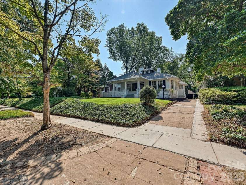 501 Hermitage Court, Charlotte, NC 28207.  MLS# CAR4426702, YatesRealty ID 52637. 