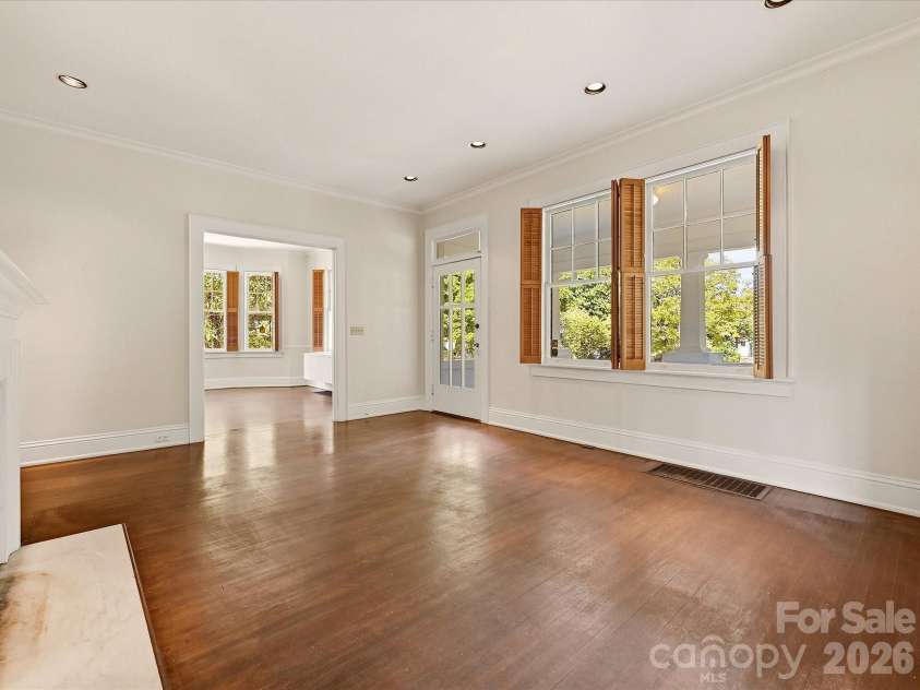 501 Hermitage Court, Charlotte, NC 28207.  MLS# CAR4426702, YatesRealty ID 52637. 