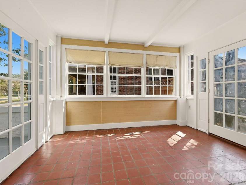 501 Hermitage Court, Charlotte, NC 28207.  MLS# CAR4426702, YatesRealty ID 52637. 