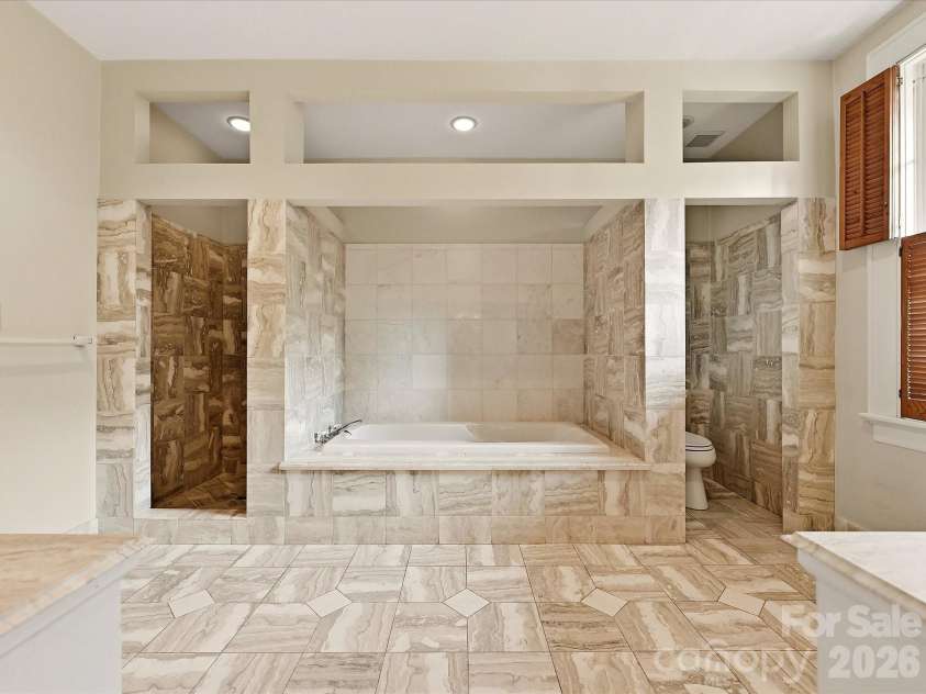 501 Hermitage Court, Charlotte, NC 28207.  MLS# CAR4426702, YatesRealty ID 52637. 