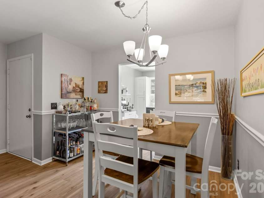 3284 Heathstead Place, Charlotte, NC 28210.  MLS# CAR4426696, YatesRealty ID 52638. 