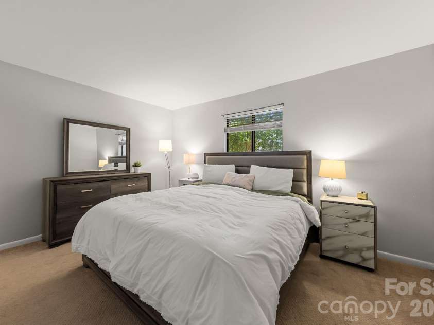 3284 Heathstead Place, Charlotte, NC 28210.  MLS# CAR4426696, YatesRealty ID 52638. 