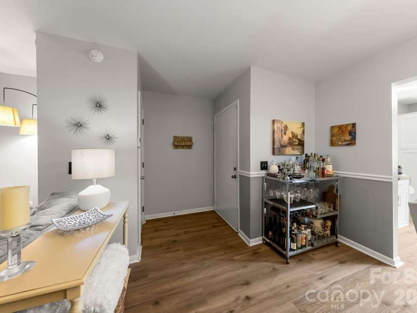3284 Heathstead Place, Charlotte, NC 28210.  MLS# CAR4426696, YatesRealty ID 52638. 