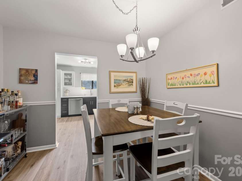 3284 Heathstead Place, Charlotte, NC 28210.  MLS# CAR4426696, YatesRealty ID 52638. 