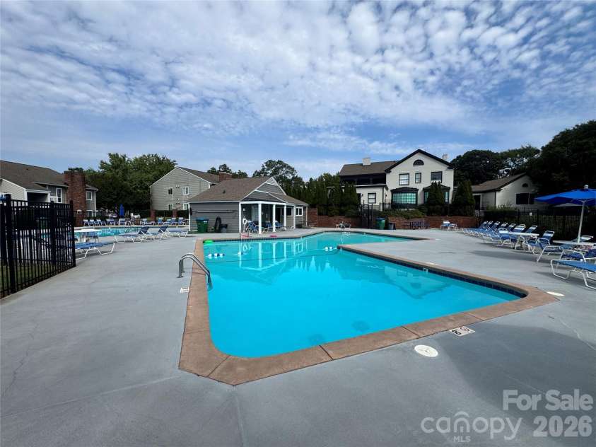 3284 Heathstead Place, Charlotte, NC 28210.  MLS# CAR4426696, YatesRealty ID 52638. 