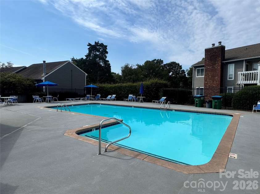 3284 Heathstead Place, Charlotte, NC 28210.  MLS# CAR4426696, YatesRealty ID 52638. 