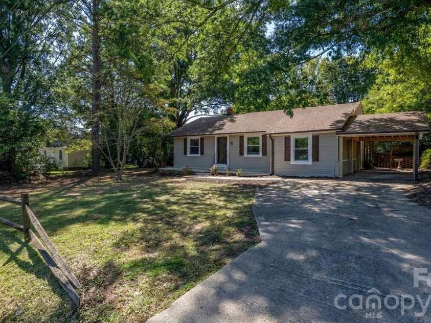 78 Stonecrest Circle, Concord, NC 28027.  MLS# CAR4426598, YatesRealty ID 52640. 