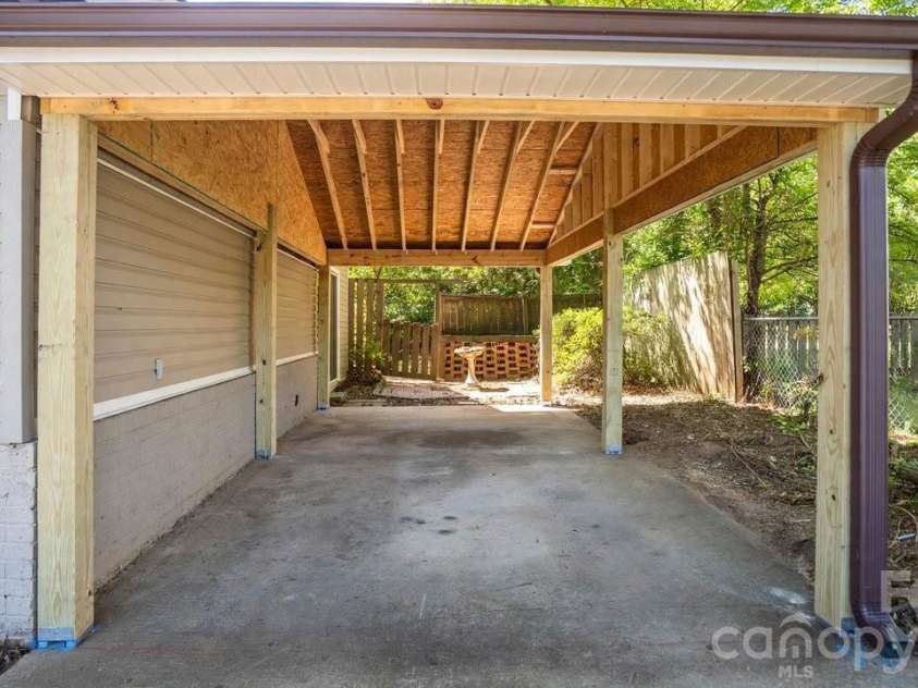 78 Stonecrest Circle, Concord, NC 28027.  MLS# CAR4426598, YatesRealty ID 52640. Carport