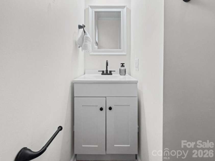 78 Stonecrest Circle, Concord, NC 28027.  MLS# CAR4426598, YatesRealty ID 52640. En-suite Bathroom