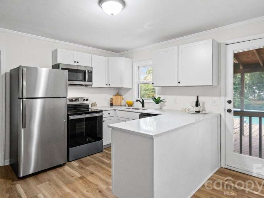 78 Stonecrest Circle, Concord, NC 28027.  MLS# CAR4426598, YatesRealty ID 52640. New Cabinetry & Countertops