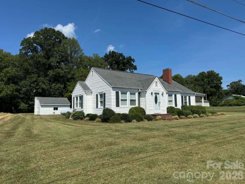 2709 Murray Road, State Road, NC 28676.  MLS# CAR4425634, YatesRealty ID 52644. 