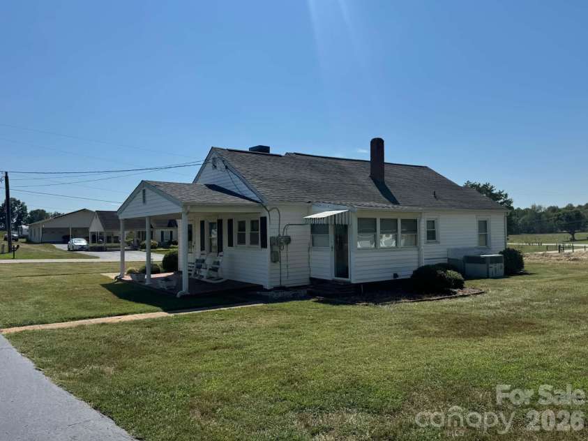 2709 Murray Road, State Road, NC 28676.  MLS# CAR4425634, YatesRealty ID 52644. 