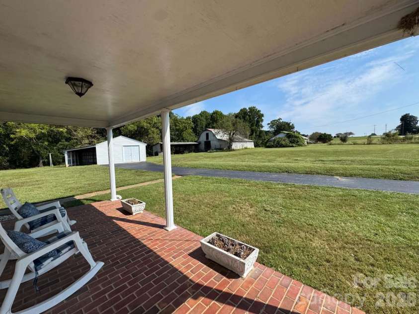 2709 Murray Road, State Road, NC 28676.  MLS# CAR4425634, YatesRealty ID 52644. 