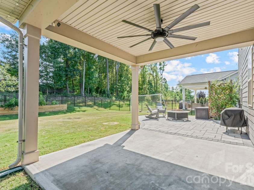 12804 Heath Grove Drive, Huntersville, NC 28078.  MLS# CAR4426012, YatesRealty ID 52648. 