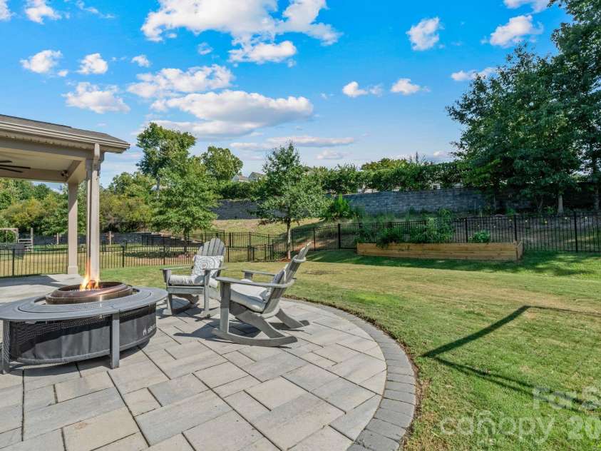 12804 Heath Grove Drive, Huntersville, NC 28078.  MLS# CAR4426012, YatesRealty ID 52648. 
