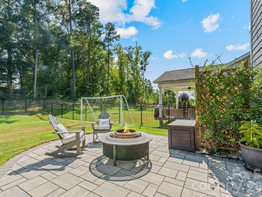 12804 Heath Grove Drive, Huntersville, NC 28078.  MLS# CAR4426012, YatesRealty ID 52648. 
