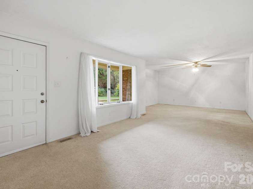 1536 Nottingham Drive, Newton, NC 28658.  MLS# CAR4426094, YatesRealty ID 52649. 