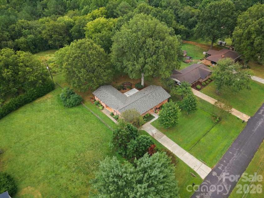 1536 Nottingham Drive, Newton, NC 28658.  MLS# CAR4426094, YatesRealty ID 52649. 