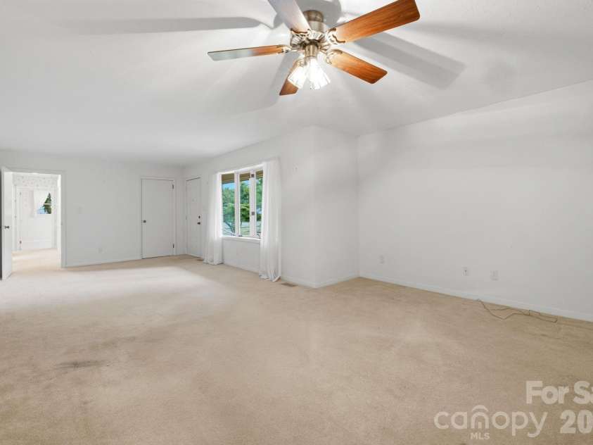 1536 Nottingham Drive, Newton, NC 28658.  MLS# CAR4426094, YatesRealty ID 52649. 