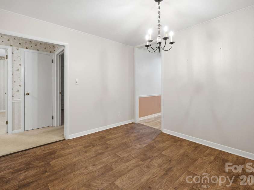1536 Nottingham Drive, Newton, NC 28658.  MLS# CAR4426094, YatesRealty ID 52649. 