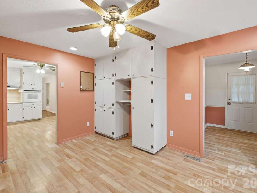 1536 Nottingham Drive, Newton, NC 28658.  MLS# CAR4426094, YatesRealty ID 52649. 