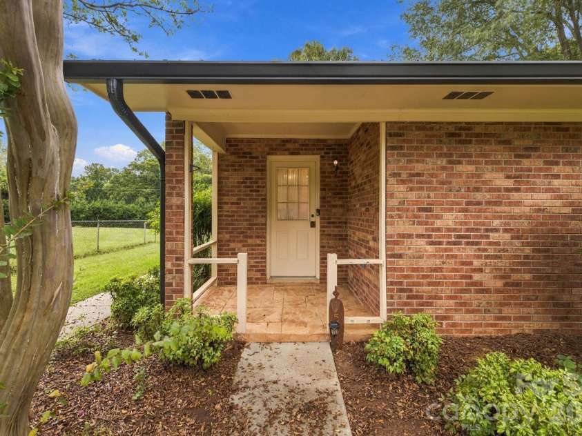 1536 Nottingham Drive, Newton, NC 28658.  MLS# CAR4426094, YatesRealty ID 52649. 