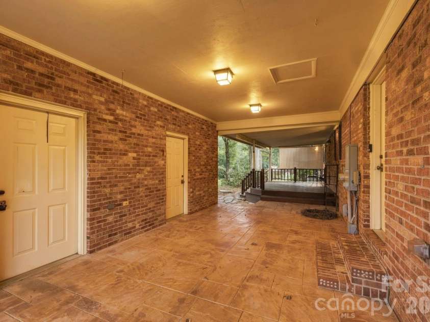 1536 Nottingham Drive, Newton, NC 28658.  MLS# CAR4426094, YatesRealty ID 52649. 
