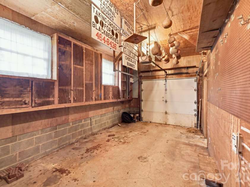 1536 Nottingham Drive, Newton, NC 28658.  MLS# CAR4426094, YatesRealty ID 52649. 