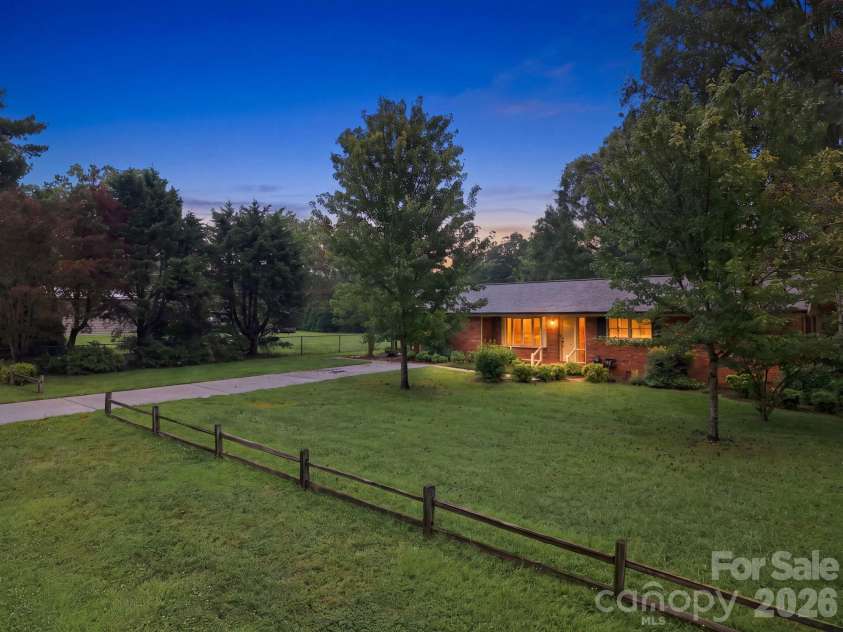 1536 Nottingham Drive, Newton, NC 28658.  MLS# CAR4426094, YatesRealty ID 52649. 