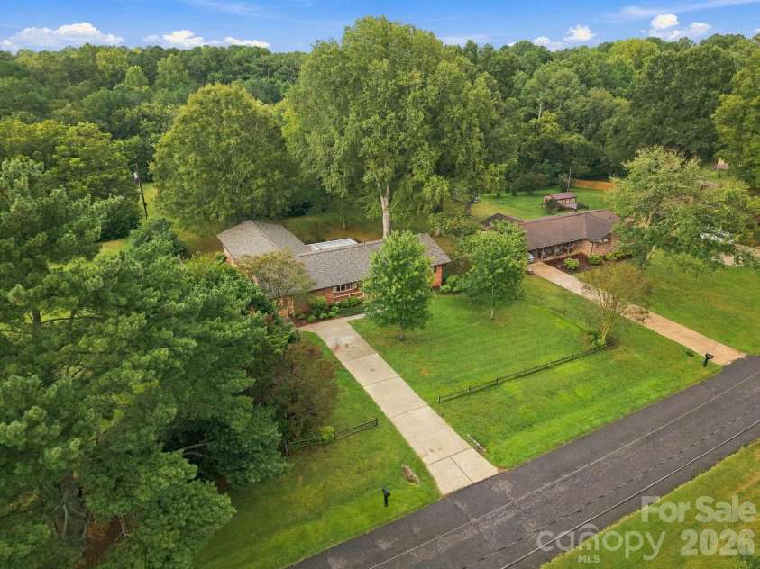 1536 Nottingham Drive, Newton, NC 28658.  MLS# CAR4426094, YatesRealty ID 52649. 