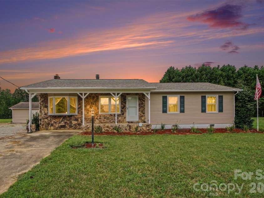 155 Park Villa Road, Salisbury, NC 28146.  MLS# CAR4397860, YatesRealty ID 5265. Classic Ranch Home on Quiet Cul de Sac