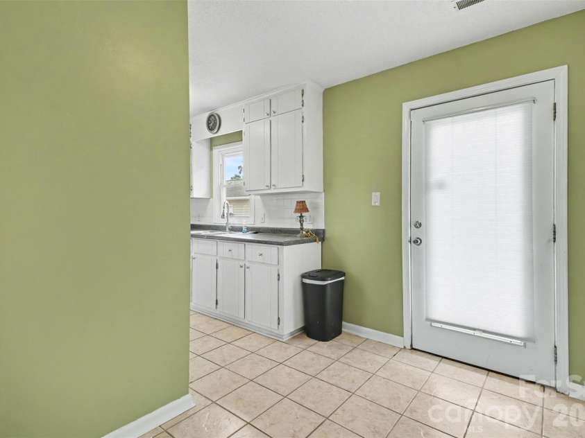 155 Park Villa Road, Salisbury, NC 28146.  MLS# CAR4397860, YatesRealty ID 5265. Dining are outside the kitchen
