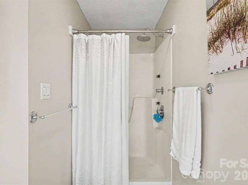 155 Park Villa Road, Salisbury, NC 28146.  MLS# CAR4397860, YatesRealty ID 5265. Full bath good condition