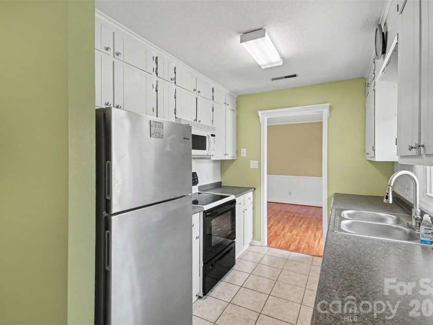 155 Park Villa Road, Salisbury, NC 28146.  MLS# CAR4397860, YatesRealty ID 5265. Galley Kitchen