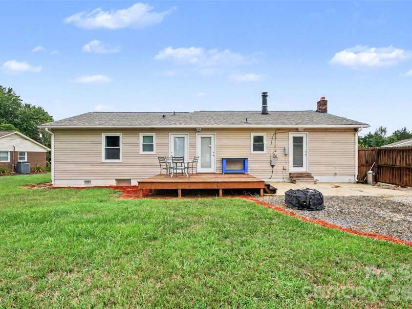 155 Park Villa Road, Salisbury, NC 28146.  MLS# CAR4397860, YatesRealty ID 5265. Spacious Backyard