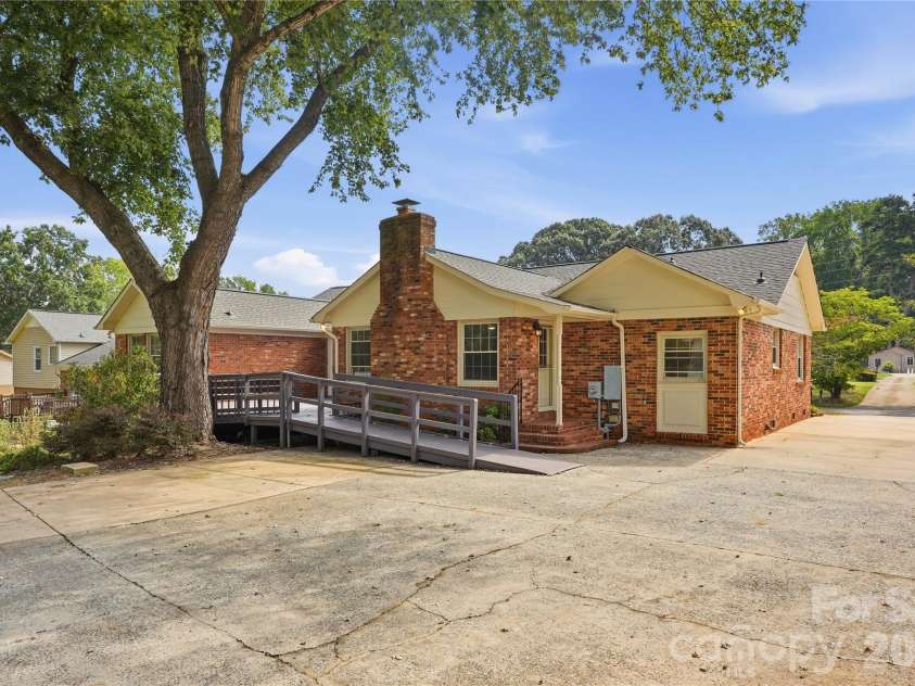 3007 Plentywood Drive, Matthews, NC 28105.  MLS# CAR4425834, YatesRealty ID 52650. Backyard