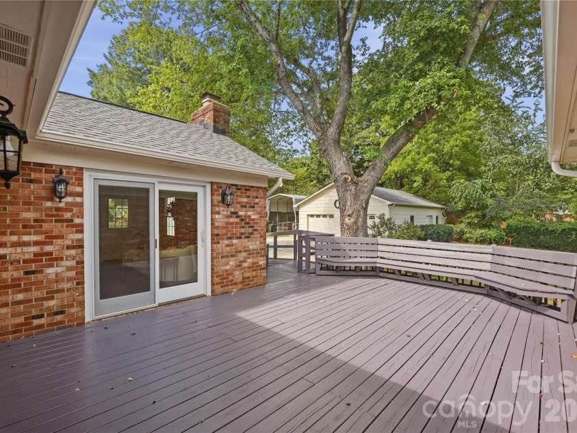 3007 Plentywood Drive, Matthews, NC 28105.  MLS# CAR4425834, YatesRealty ID 52650. Deck with Built-In Seating